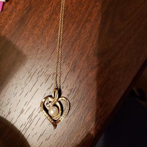 10k Gold Pearl & Diamond Heart Pendant/Chain
